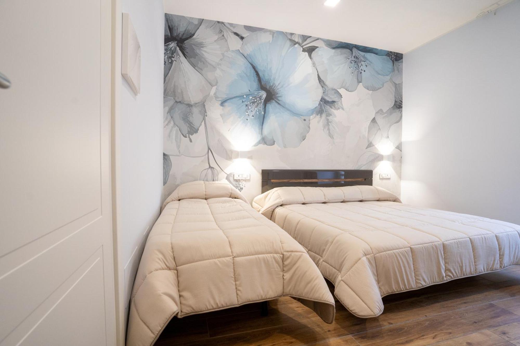 Blue Dream Suites Салерно Екстериор снимка