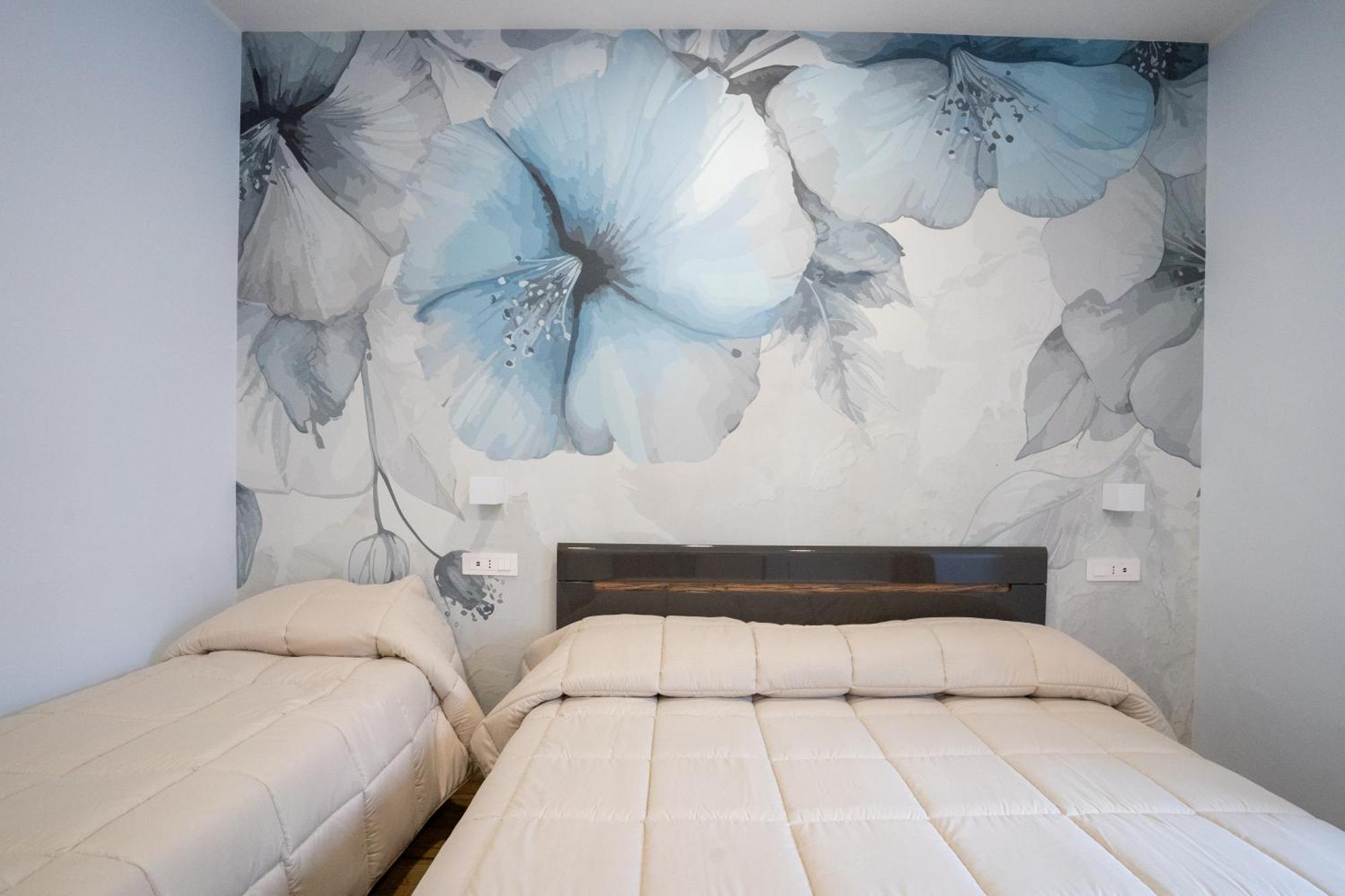 Blue Dream Suites Салерно Екстериор снимка