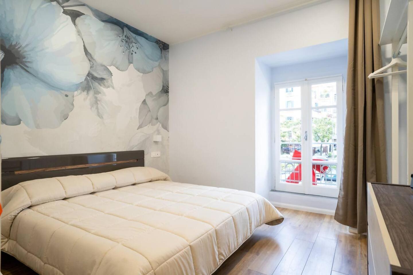 Blue Dream Suites Салерно Екстериор снимка